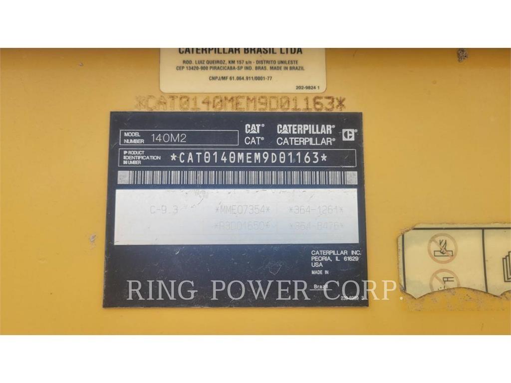 CAT 140M2T4 Równiarki