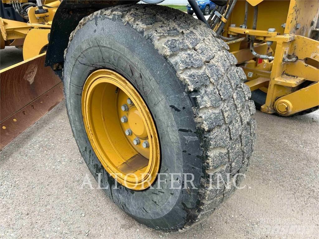 CAT 140M3 Równiarki