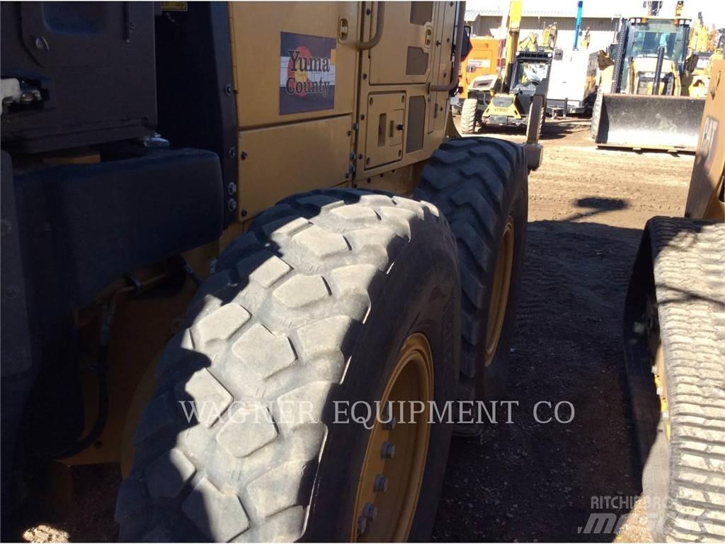CAT 140M3 AWD Równiarki