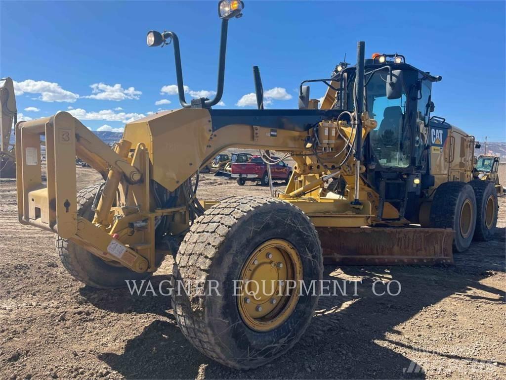 CAT 140M3 AWD Równiarki