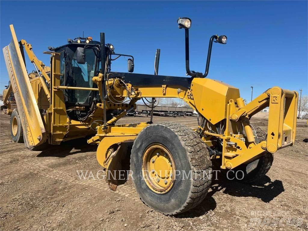 CAT 140M3 AWD Równiarki