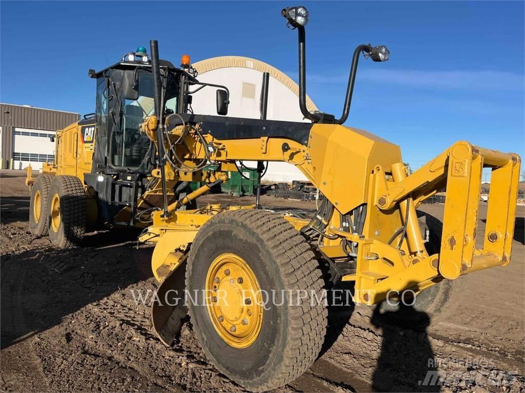 CAT 140M3 AWD Równiarki