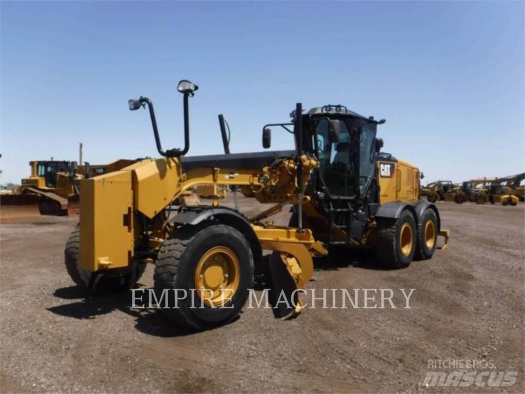 CAT 140M3 AWD Równiarki