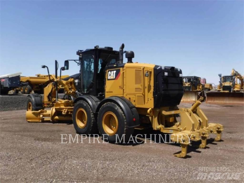 CAT 140M3 AWD Równiarki