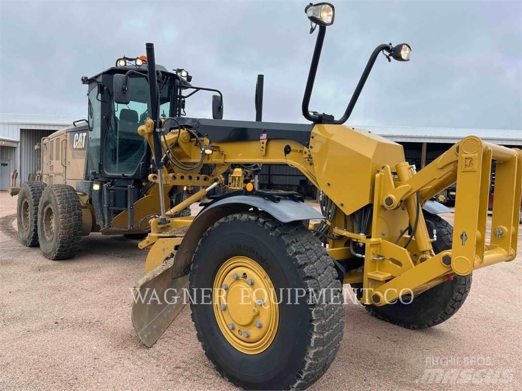 CAT 140M3 AWD Równiarki