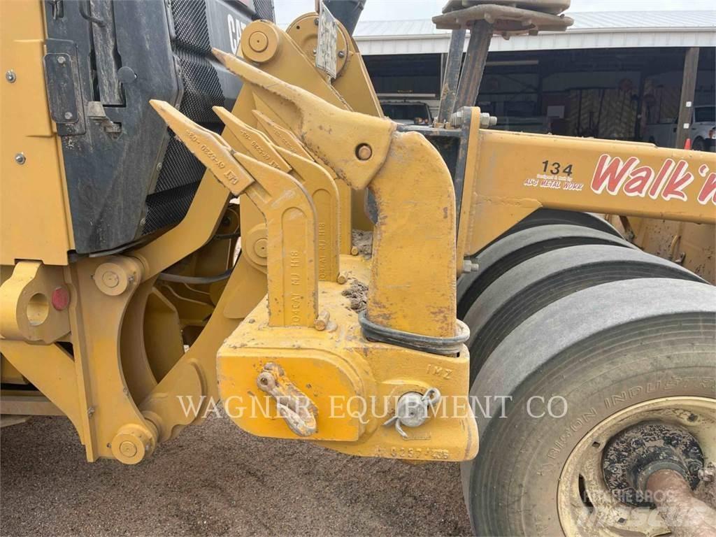 CAT 140M3 AWD Równiarki
