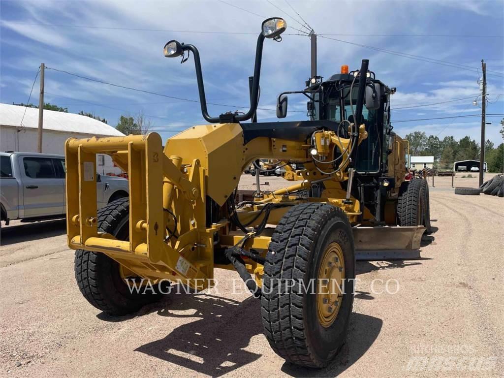 CAT 140M3 AWD Równiarki