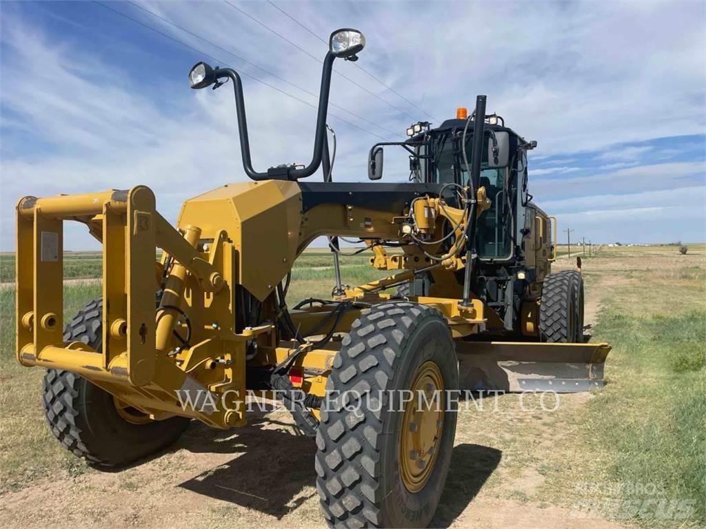 CAT 140M3 AWD Równiarki