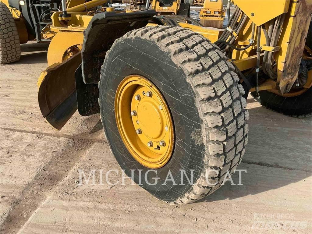 CAT 140M3 AWD Równiarki