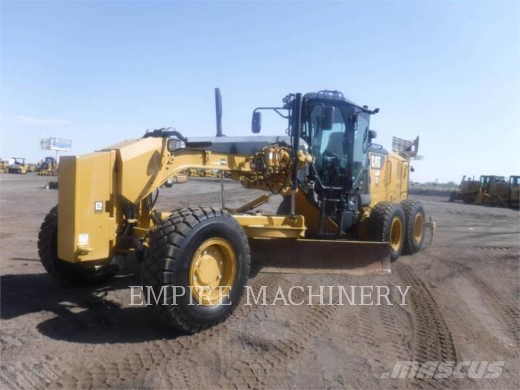 CAT 140M3 AWD Równiarki