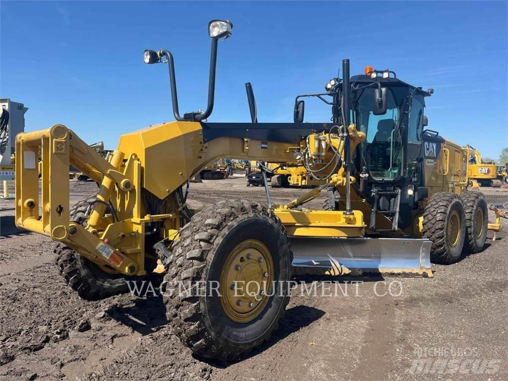 CAT 140M3AWD Równiarki