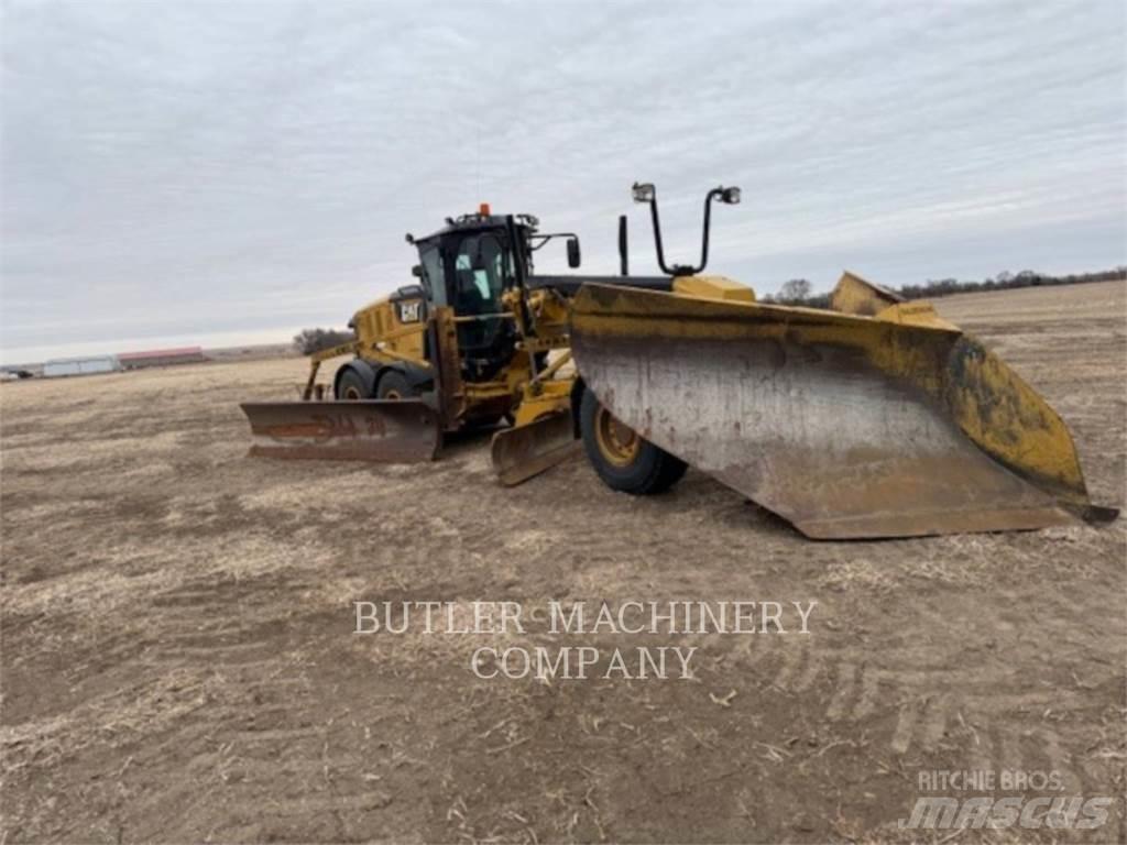 CAT 140M3AWD Równiarki