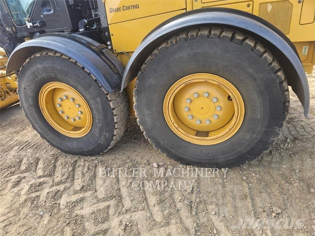 CAT 140M3AWD Równiarki