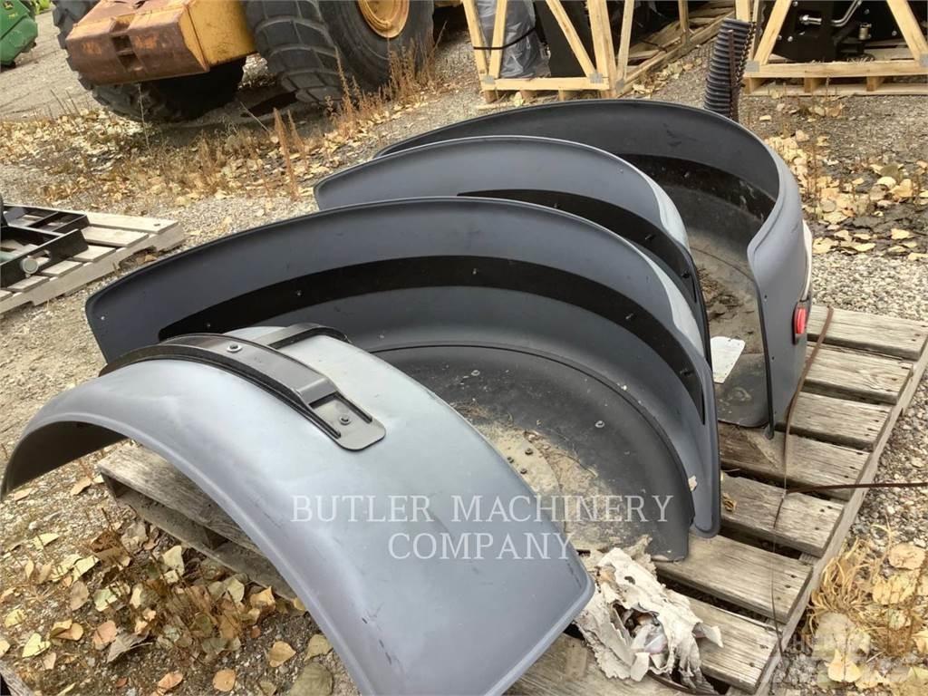 CAT 140M3REARFENDER Maszyny budowlane - Inne