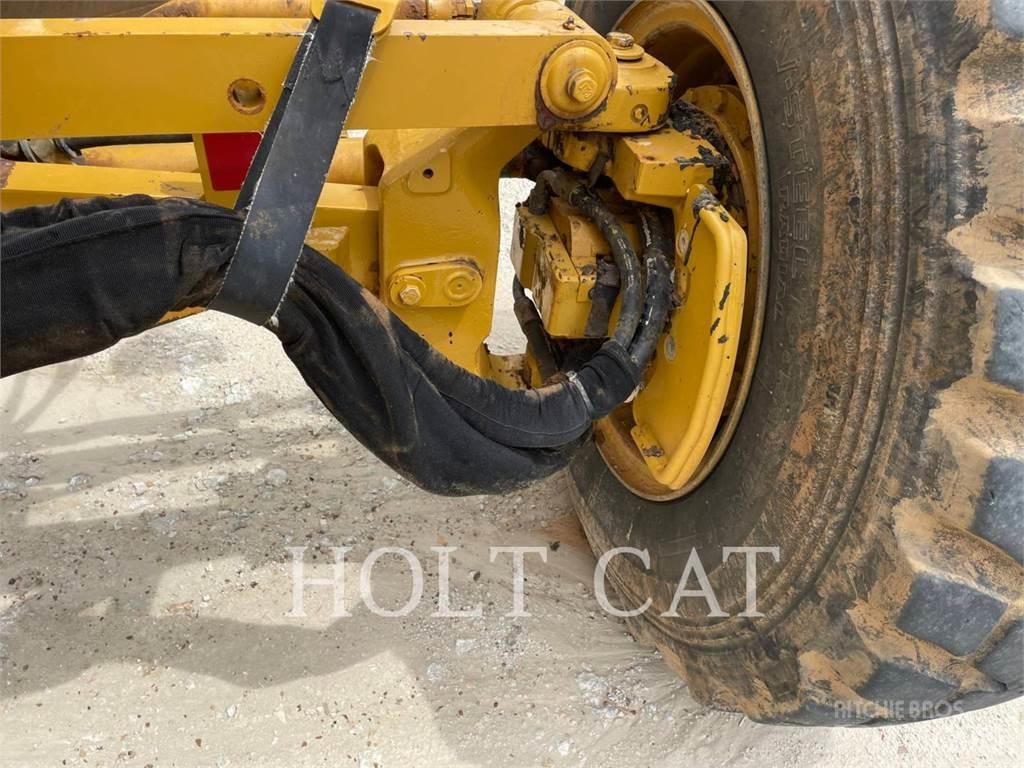 CAT 150-15AWD Równiarki