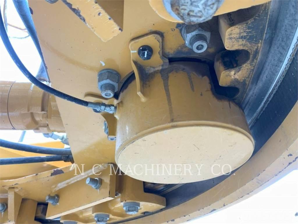 CAT 150-15AWD Równiarki