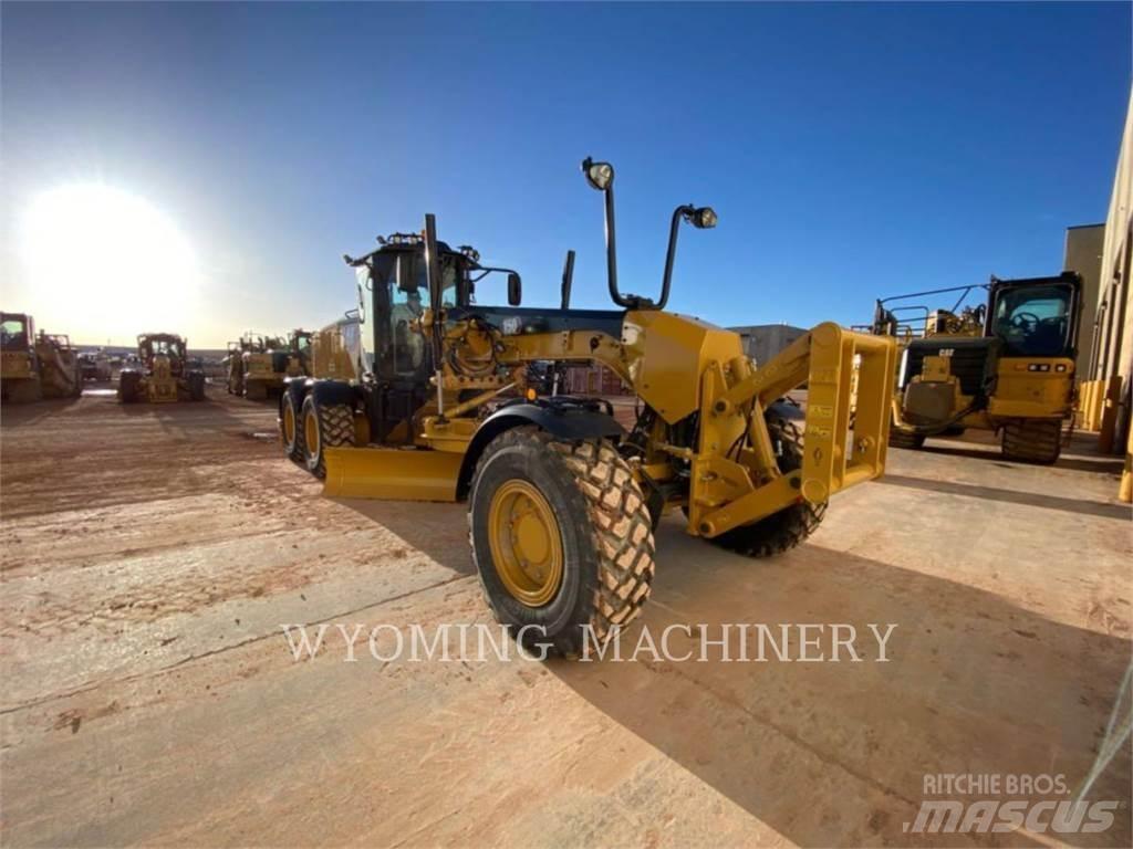 CAT 150 AWD Równiarki