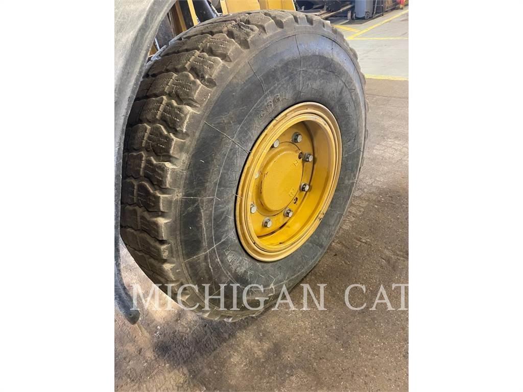 CAT 150 AWD Równiarki