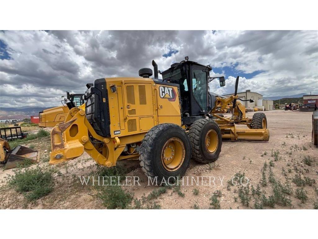 CAT 150 AWD Równiarki