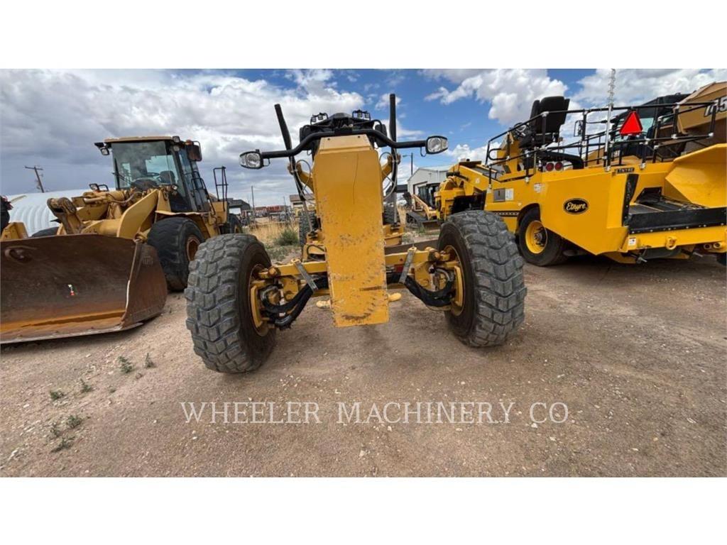 CAT 150 AWD Równiarki