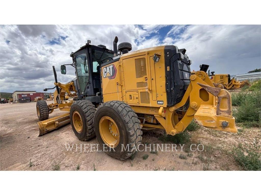 CAT 150 AWD Równiarki