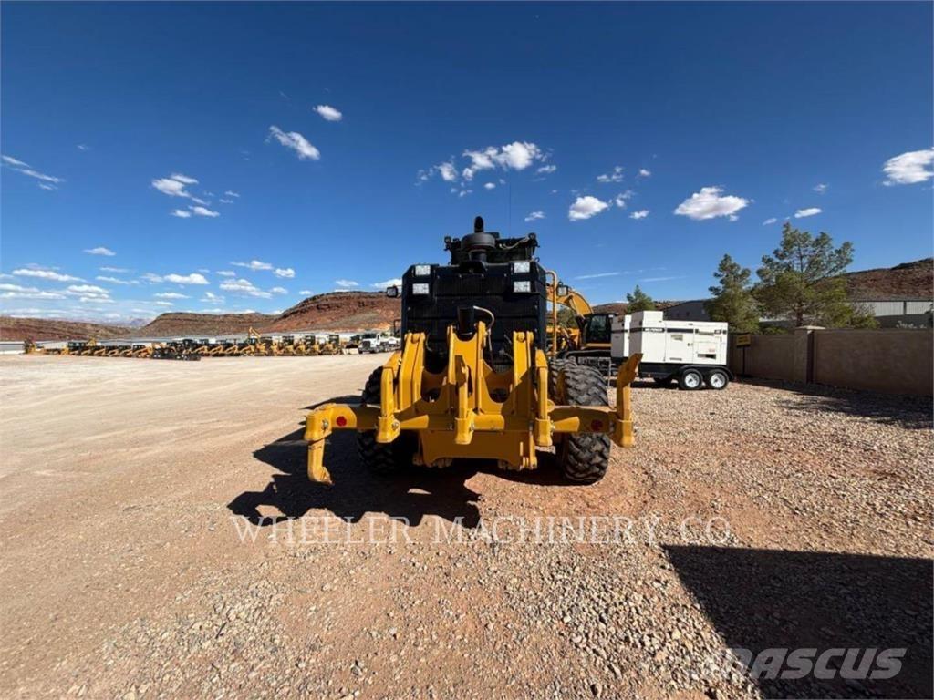 CAT 150 AWD Równiarki