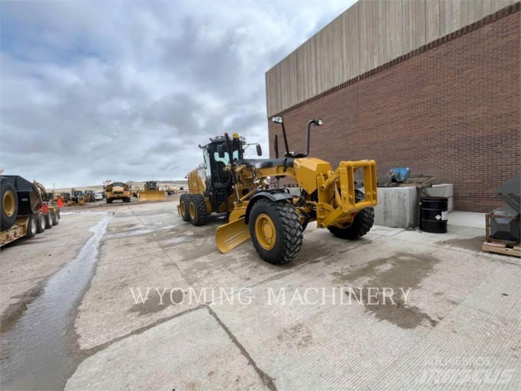 CAT 160 AWD Równiarki