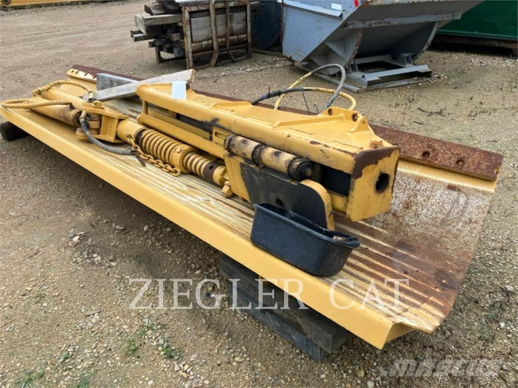 CAT 160M Równiarki