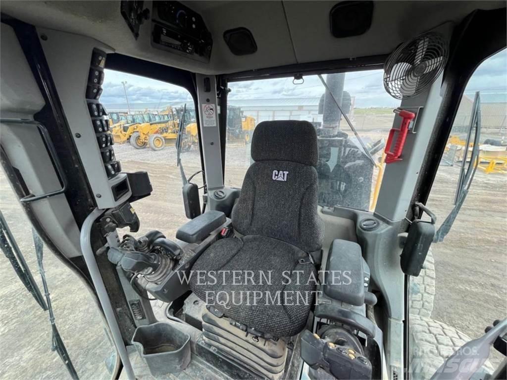 CAT 160M3 Równiarki