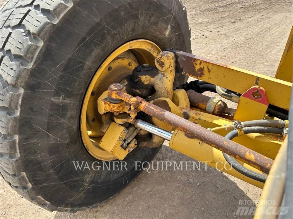 CAT 163H AWD Równiarki
