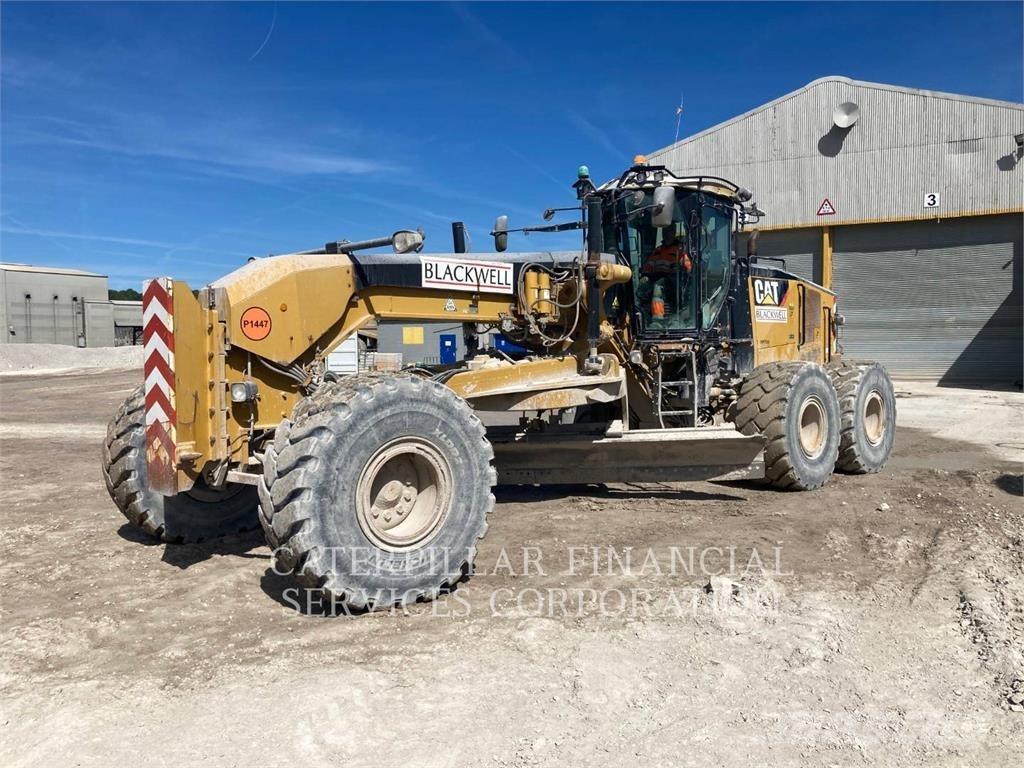 CAT 16M Równiarki