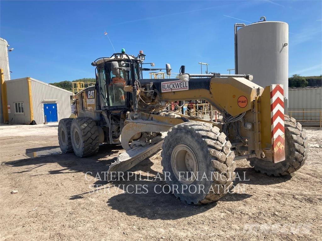 CAT 16M Równiarki