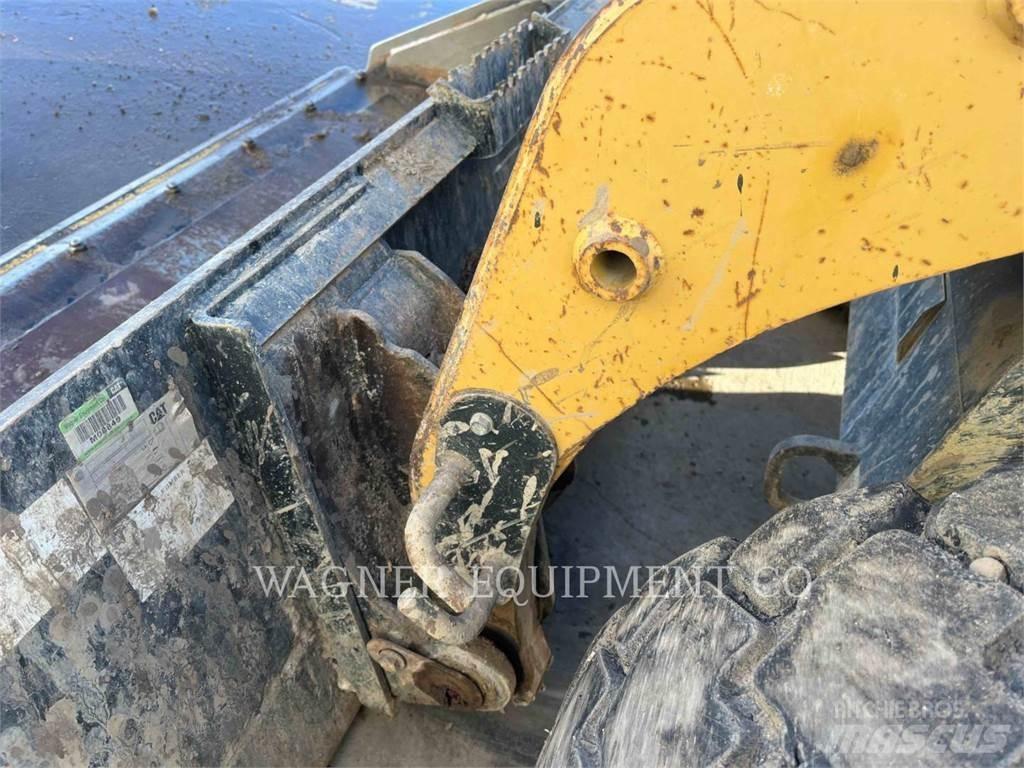 CAT 216B Ładowarki burtowe