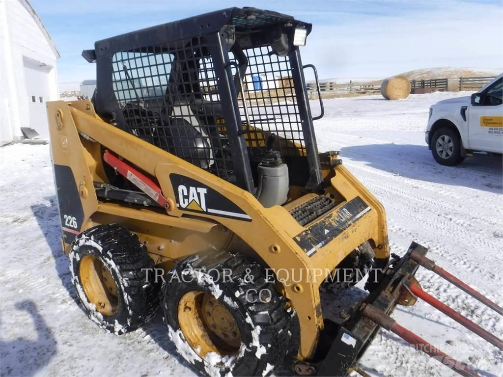 CAT 226 Ładowarki burtowe