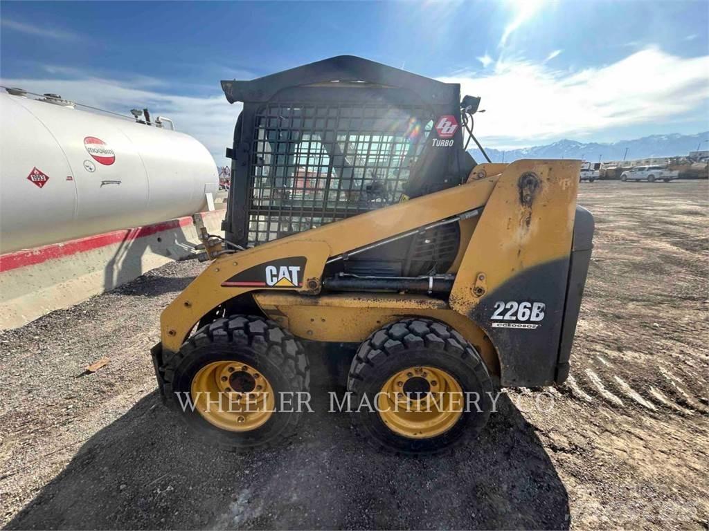 CAT 226B MA11 Ładowarki burtowe