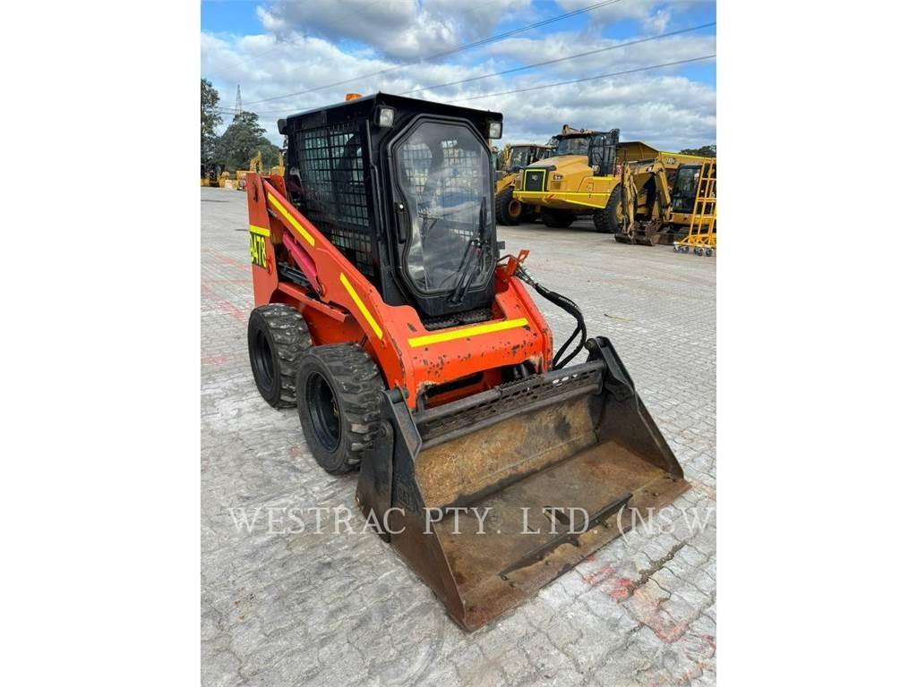 CAT 226B3 Ładowarki burtowe