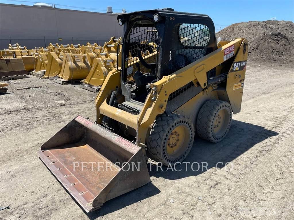 CAT 226D Ładowarki burtowe