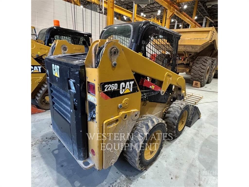 CAT 226D Ładowarki burtowe