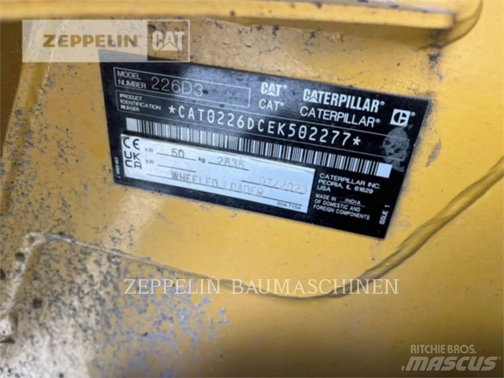 CAT 226D Ładowarki burtowe