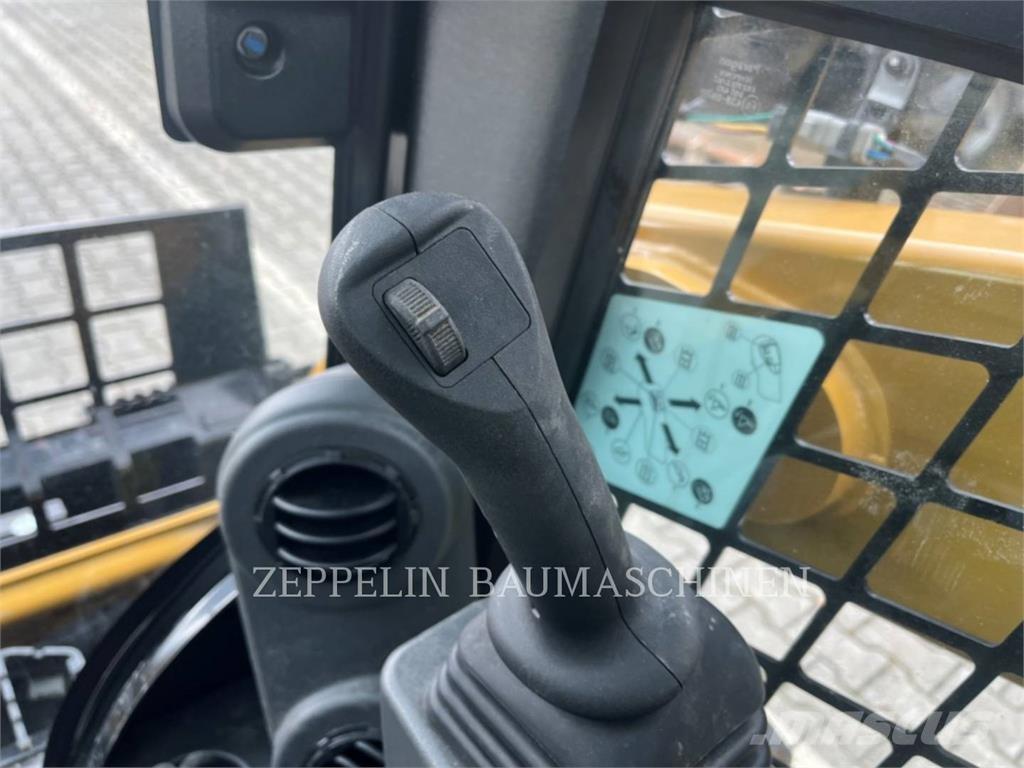 CAT 226D Ładowarki burtowe