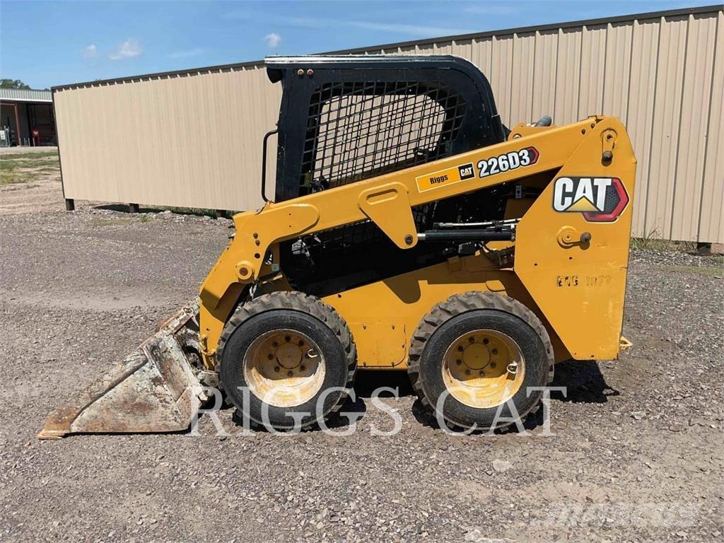 CAT 226D Ładowarki burtowe