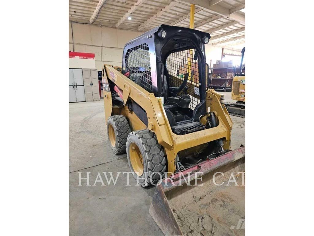 CAT 226D Ładowarki burtowe