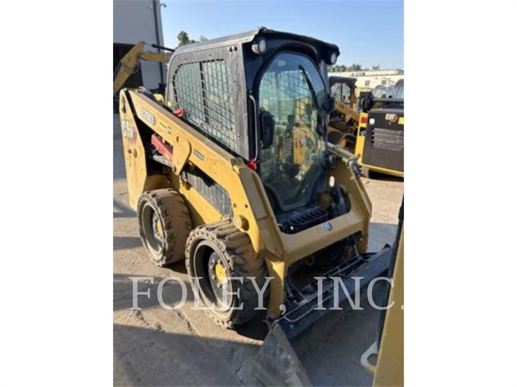 CAT 226D3 Ładowarki burtowe