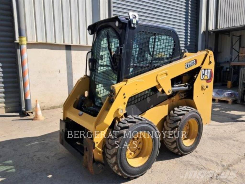 CAT 226D3 Ładowarki burtowe