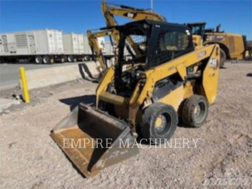 CAT 226D3 Ładowarki burtowe