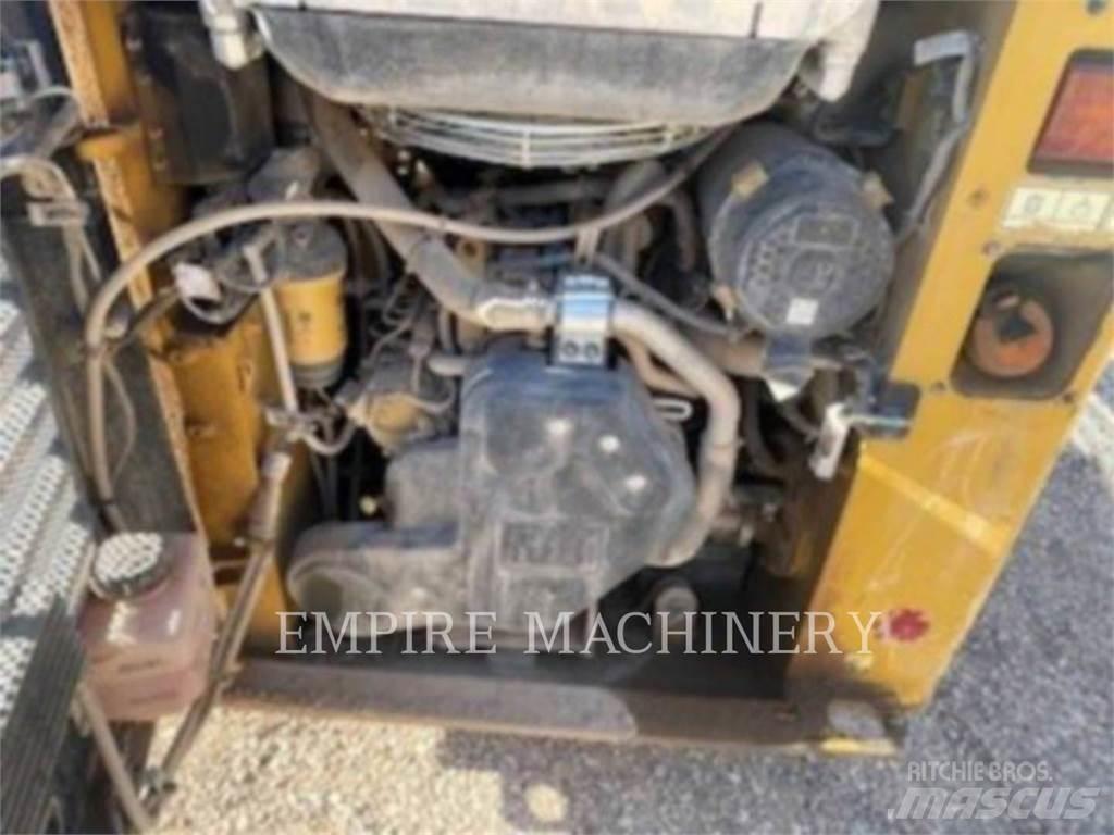 CAT 226D3 Ładowarki burtowe