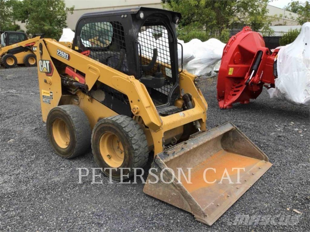 CAT 226D3 Ładowarki burtowe