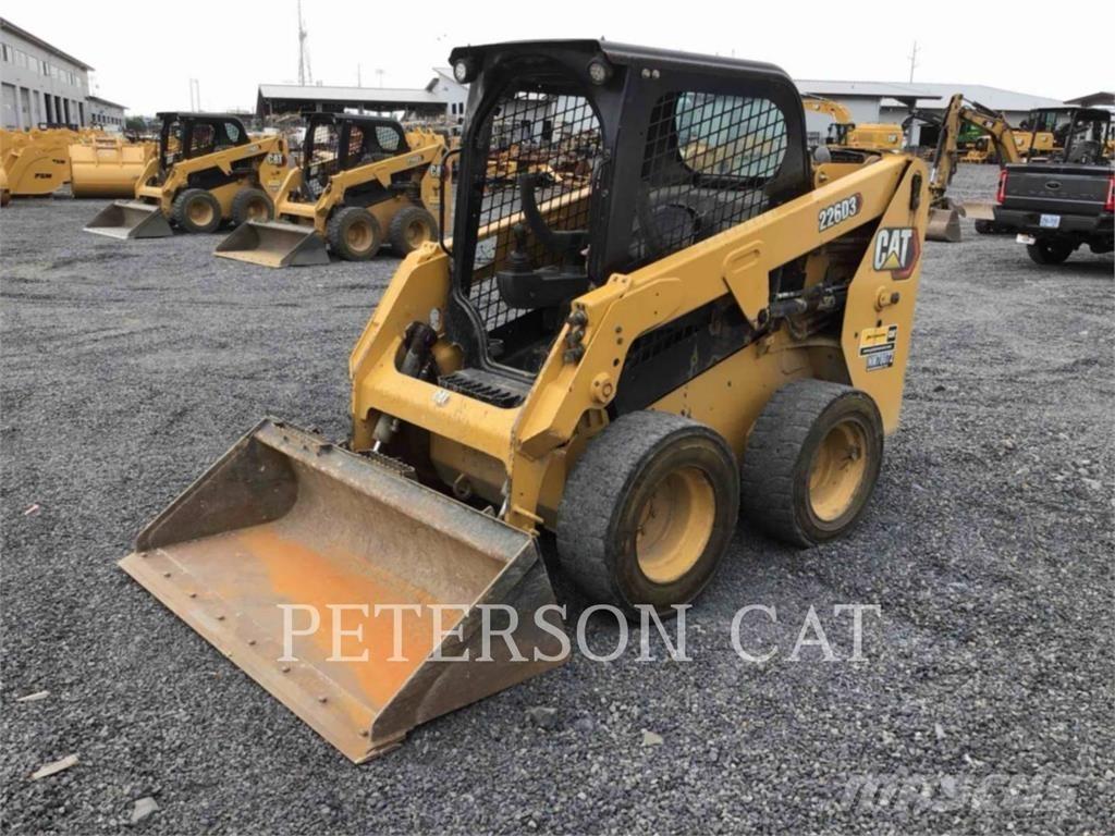 CAT 226D3 Ładowarki burtowe