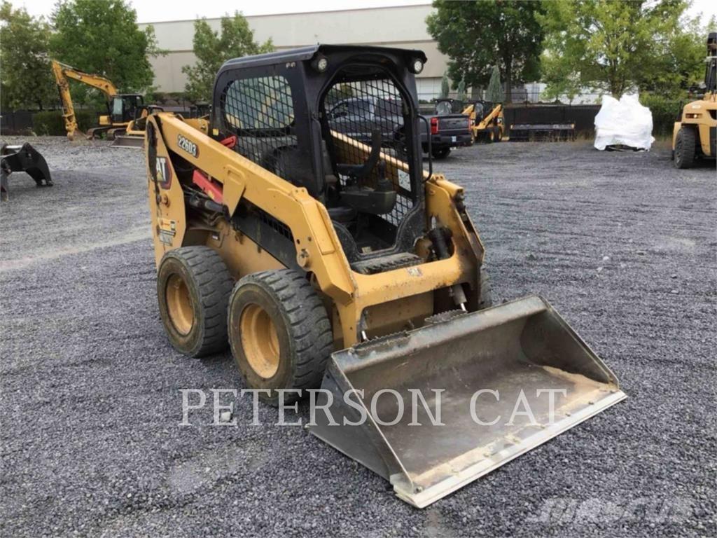 CAT 226D3 Ładowarki burtowe