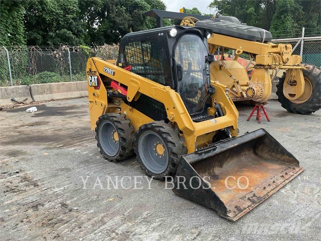 CAT 226D3 Ładowarki burtowe